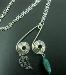 Small_Leaf_Green_Bead_Pendant_Set